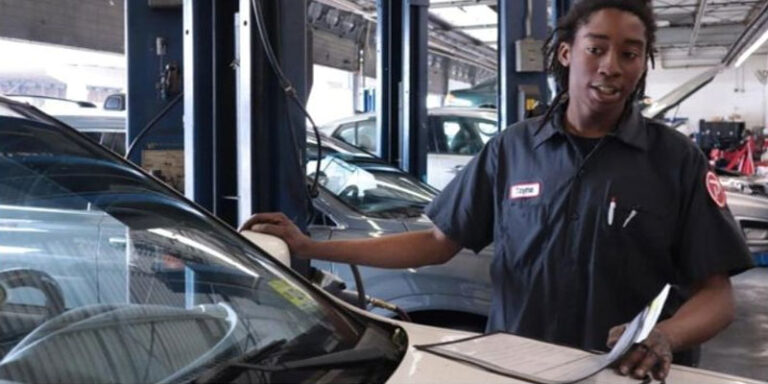 Read more about the article Career Growth for Automotive Technicians