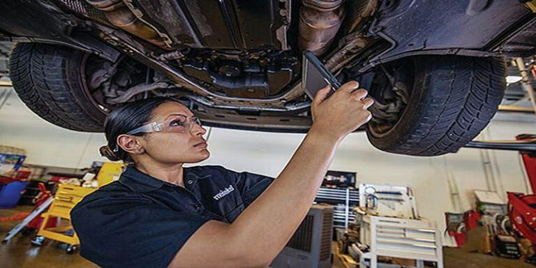 Read more about the article Choose Expert Mechanics to Ensure Best Repair and Maintenance of your Supercar
