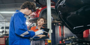 Read more about the article Run Your Luxury Car Flawlessly with the Aid of a Professional Service Center