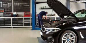 Read more about the article Why should you choose the best BMW service center in Dubai for engine diagnostics?